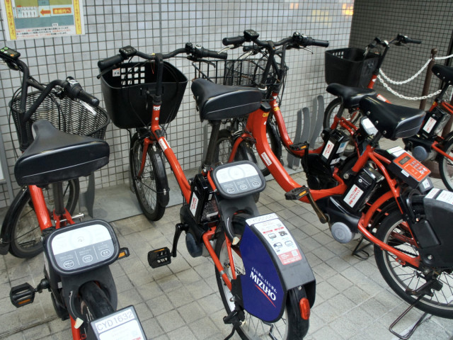 貸出せる自転車は多いが返却するためのラックに空きがない